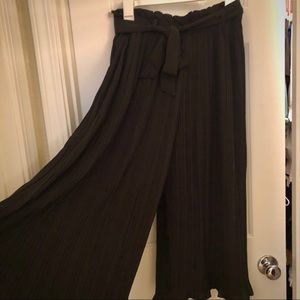 High Waist Pleated Gauchos Size M